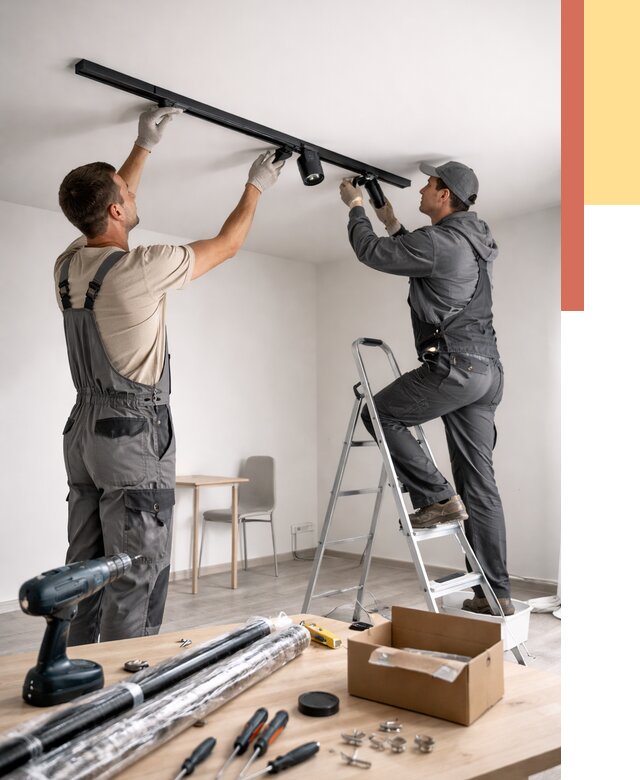 Установка трековых светильников в натяжной потолок в Ленинске-Кузнецком от 4293 руб. | ОТДЕЛОЧНИК-Лнн